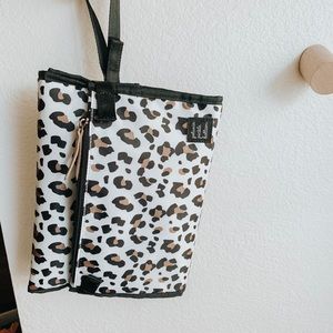 Petunia pickle bottom_ DIAPER CLUTCH + CHANGER